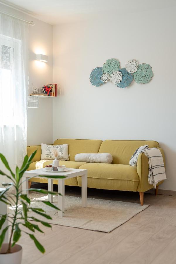 Apartman Lotos Apartment Trogir Bagian luar foto