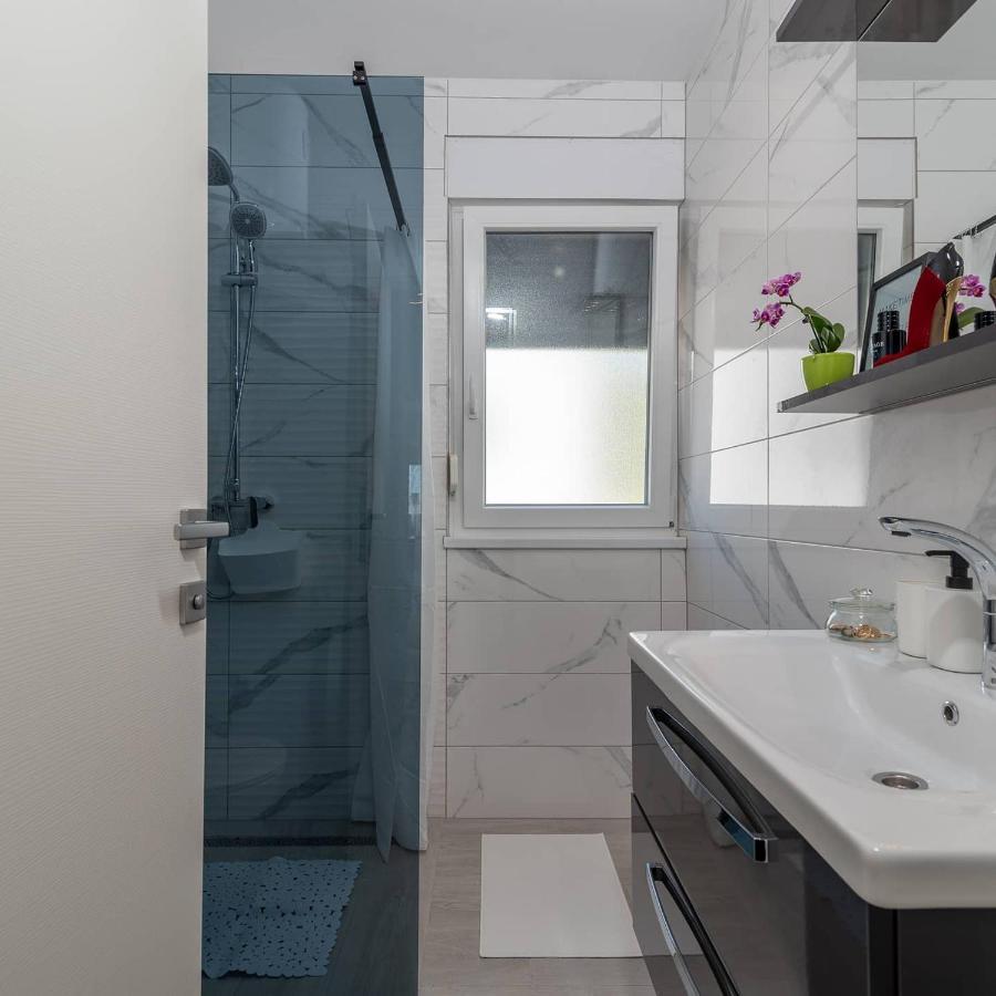 Apartman Lotos Apartment Trogir Bagian luar foto