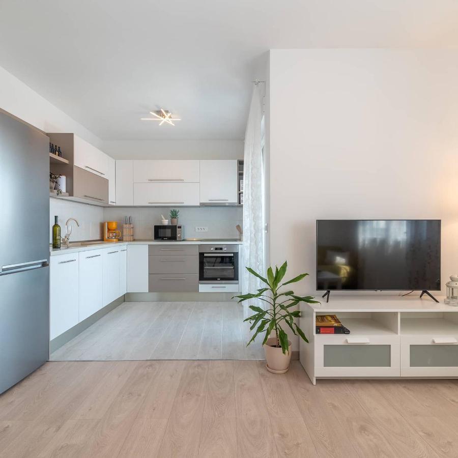 Apartman Lotos Apartment Trogir Bagian luar foto