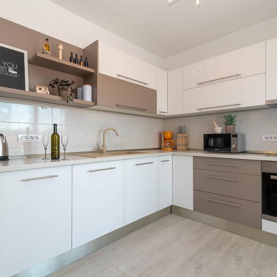 Apartman Lotos Apartment Trogir Bagian luar foto